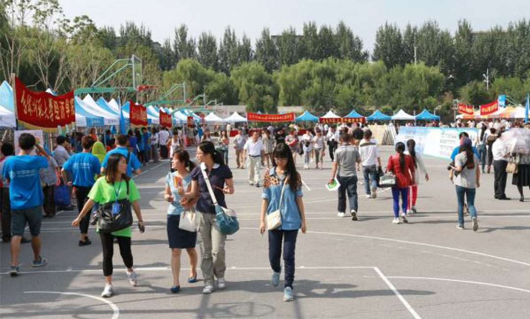 黄浦黄浦汇华学院新生招商活动策划